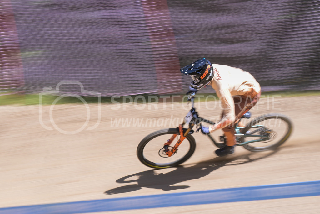 UCI Mountain Bike World Cup Lenzerheide 2022 - Downhill - 9. July 2022 | UCI Mountain Bike World Cup Lenzerheide 2022 - Downhill
Bike Kingdom, Lenzerheide
#7 SUAREZ ALONSO Angel (ESP)
Bild: Sportfotografie Markus Aeschimann | www.markus-aeschimann.ch - Realisiert mit Pictrs.com