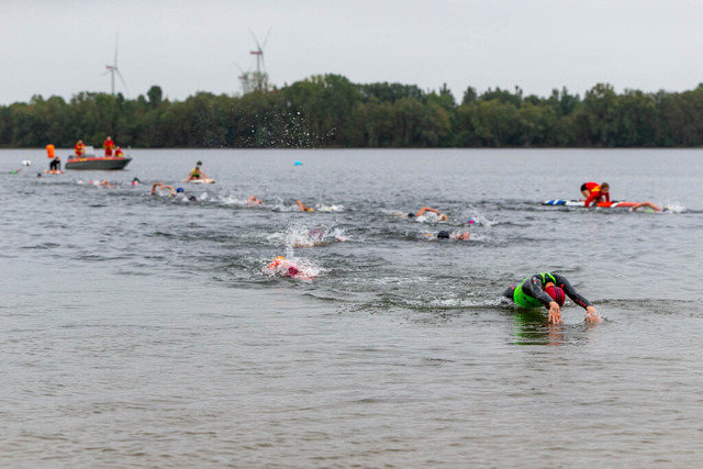 DLRG, Rettungssport, Beach- & Oceanevents, NRW-Landesmeisterschaften Freiwasser Rettungssport 2026 20.09.2026 | Kalkar-Wissel, Deutschland - September, 20: Impressionen der 7. NRW-Landesmeisterschaften Freiwasser Rettungssport 2026 im Naturbad Wisseler See (Foto: Benedikt Lang (DLRG)) - Realisiert mit Pictrs.com