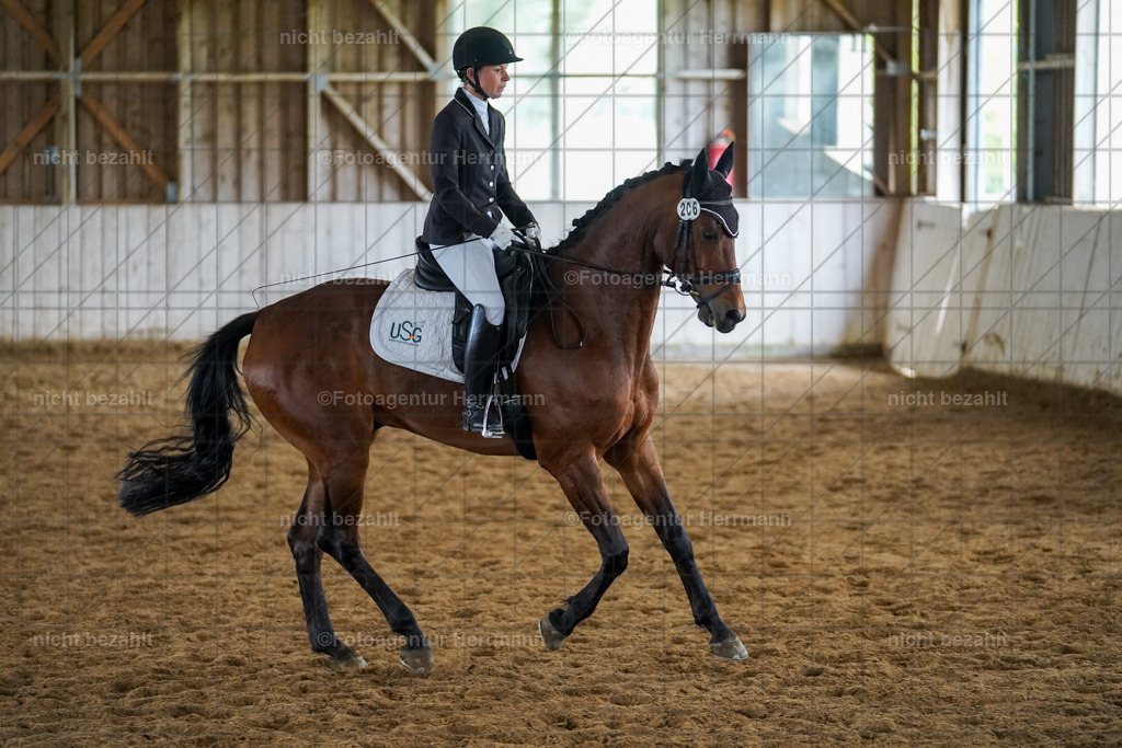 20230518-FAH04637 | Frühjahrsturnier, Landsberg am Lech, 2023, Reitclub Landsberg, Turnierbilder, Fotos Turnier Landsberg, Fotoagentur Herrmann, Turnierfotografen Bayern, Reitsport Fotograf, Pferde Fotograf