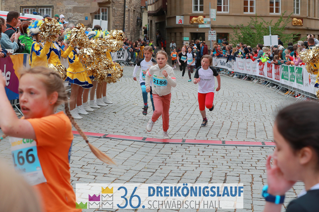 AOK Junior Cup 400m | 3Königslauf 2022 AOK Junior Cup 400m - Realisiert mit Pictrs.com