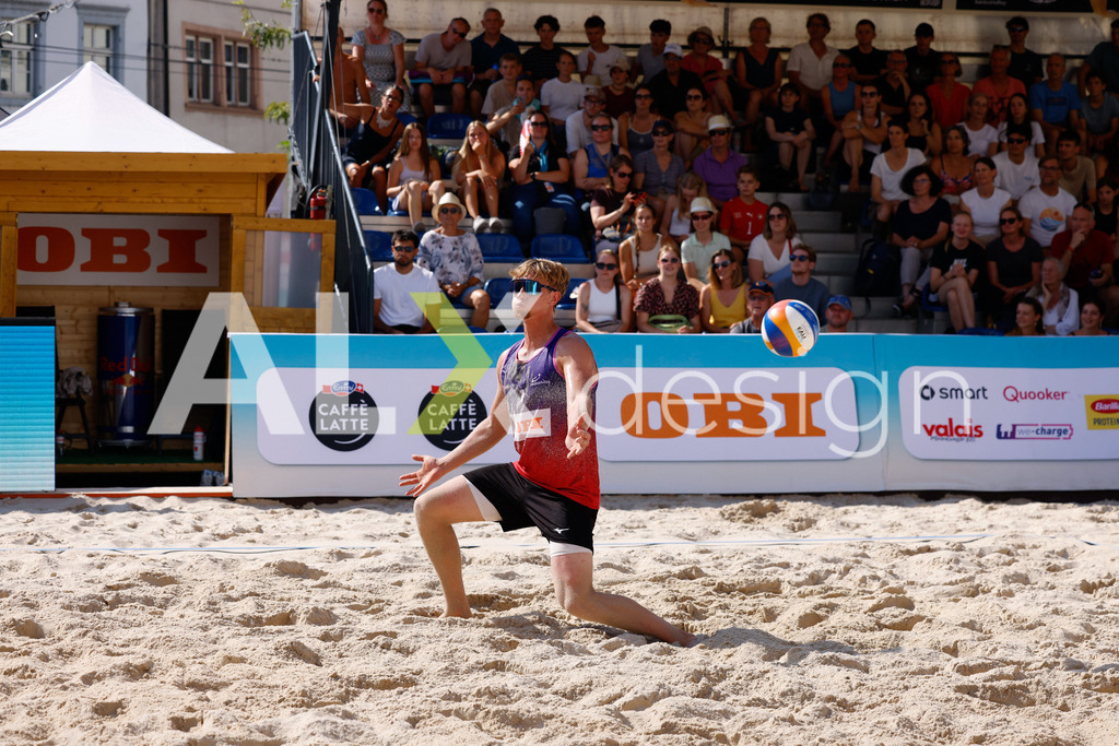 Obi BeachTour 2026 - Basel | BASEL, SWITZERLAND - JULY 17: VILLADS FLÜGGE NAPIER (DEN) during the Obi BeachTour 2026 match between BREER / KÄLIN (SUI) and NAPIER / PETERSEN (DEN) at Barfüsserplatz on July 17, 2026 in Basel, Switzerland. - Realisiert mit Pictrs.com
