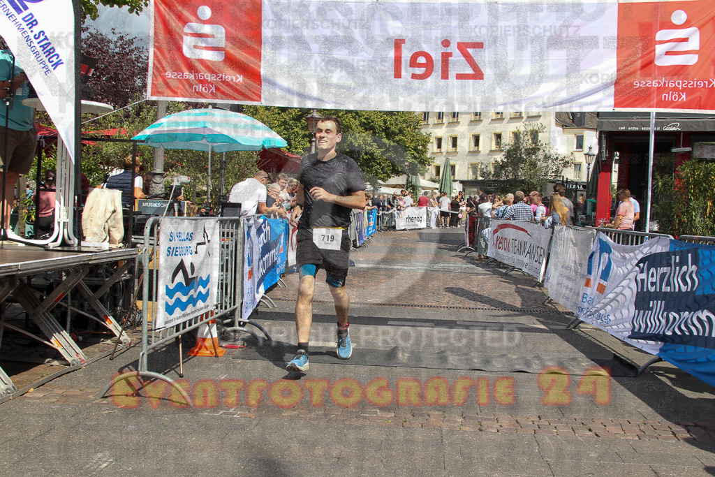 250824_1452_EV4_2321 | Sportfotografie im Rhein-Sieg Kreis, Köln, Bonn, NRW, Rheinland Pfalz, Hessen, etc. Unser Tätigkeitsfeld umfasst den Laufsport vom Volkslauf über den Marathon, Duathlon, Triathon bis zum Ultralauf wie Kölnpfad Ultra oder Schindertrail.