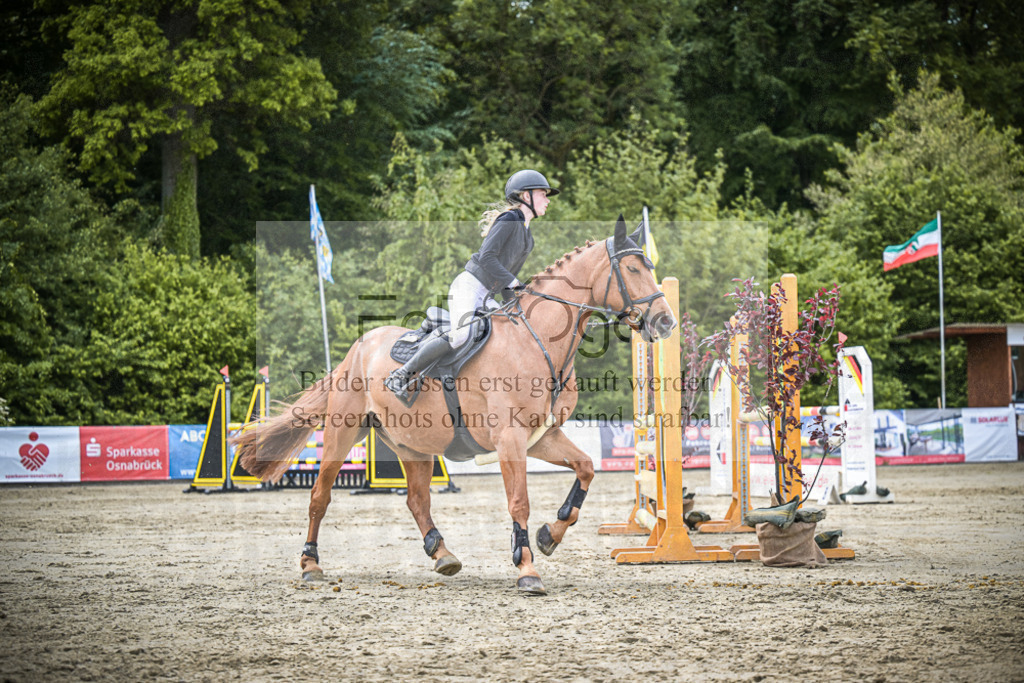DOS_5807 | Entdecke hochwertige Reitturnierfotos von Foto Oger. Professionell, emotional und authentisch – jetzt Lieblingsmomente im Shop bestellen.Deutschlandweite Turnierfotografie. - Realisiert mit Pictrs.com
