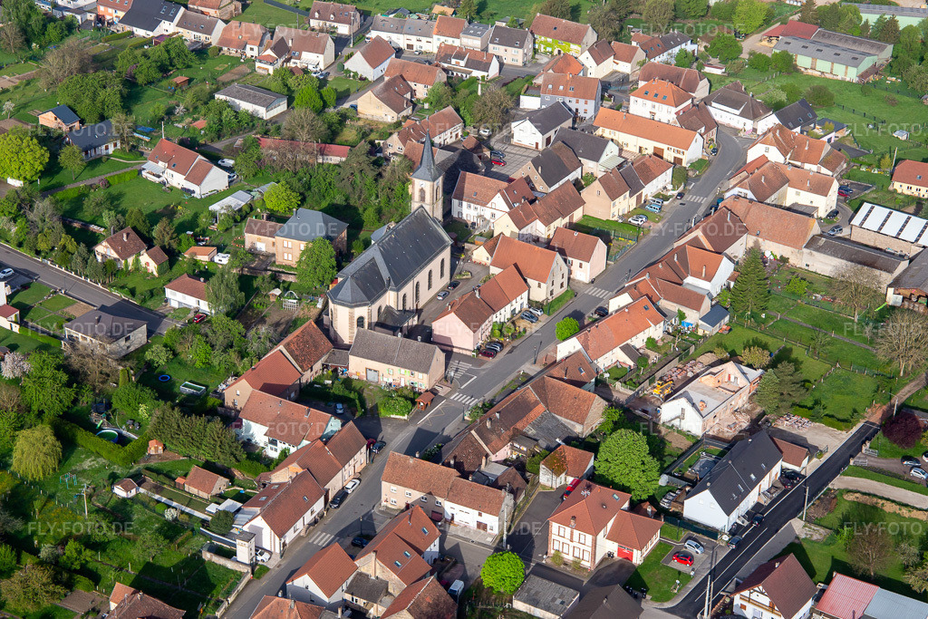 Luftbild: Eglise Petit-Réderching in Petit-Réderching im Bundesland Moselle in Frankreich. Foto: IMG_140670.jpg vom 01.05.2024 durch Werner Riehm/FLY-FOTO.de