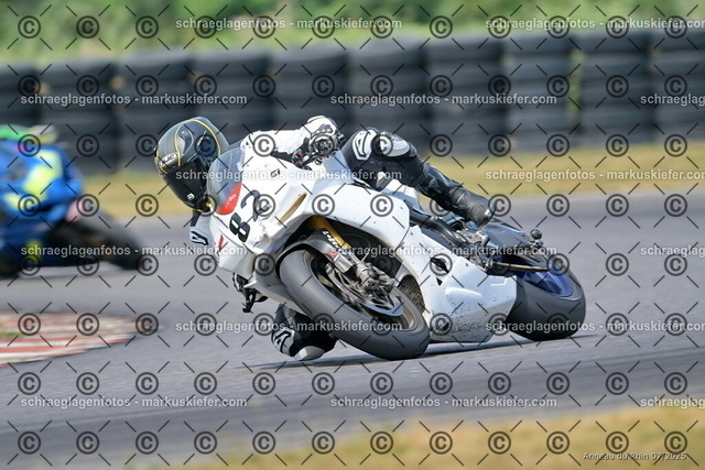 25bt04-1570 | markuskiefer.com - Realisiert mit Pictrs.com