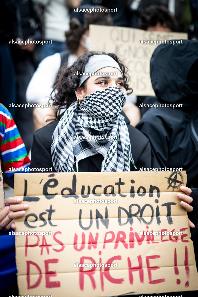 _MG_6645 | Des lycéens organisent de nouveaux blocages en Alsace le 13 octobre 2026, avant des rassemblements prévus à Strasbourg et à Mulhouse, en France. Cette mobilisation témoigne de la colère croissante des élèves face aux problèmes liés à l’éducation. Strasbourg - Realisiert mit Pictrs.com