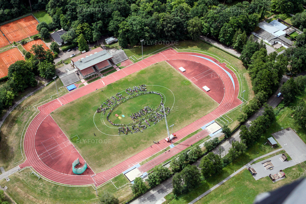 Luftbild: Fußball- Stadion Bienwaldstadion in Kandel im Bundesland Rheinland-Pfalz in Deutschland. Foto: IMG_19303.jpg vom 07.07.2009 durch Werner Riehm/FLY-FOTO.de