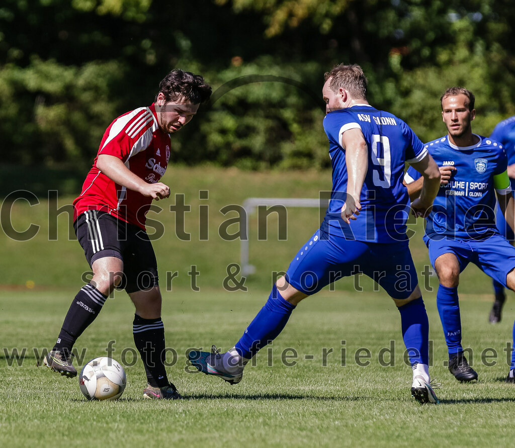 2023-09-16_045_SG_Markt_Schwaben_gegen_ASV_Glonn | Markt Schwaben, Deutschland, 16.09.2023:
Fußball, Kreisklasse 2023 / 2024, 5. Spieltag, (SG) Markt Schwaben gegen ASV Glonn, Endergebnis: 3:0

Lukas Brandt (SG Markt Schwaben, #6), Alexander Niedermayer (ASV Glonn, #9)

Foto: Christian Riedel / fotografie-riedel.net