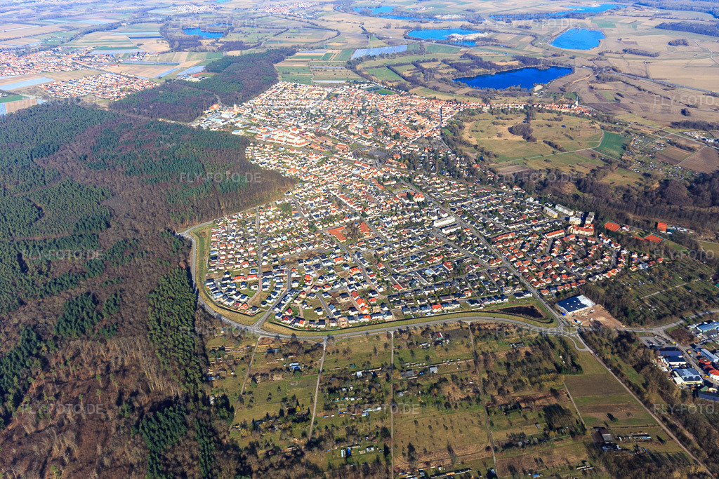 Luftbild: Stadtübersicht aus Westen in Jockgrim im Bundesland Rheinland-Pfalz in Deutschland. Foto: IMG_097217.jpg vom 10.03.2017 durch Werner Riehm/FLY-FOTO.de