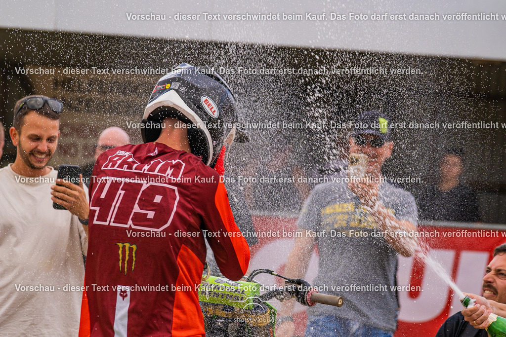 09_21_LM_Schenkenhorst-3388 | Sportfotografin aus Berlin-Brandenburg mit Fokus auf Motocross. Ich halte deine sportliche Leistung und echte Emotionen auf und neben der Strecke professionell fest. Entdecke die Fotos von deinem Rennen und bestelle sie direkt hier im Shop.