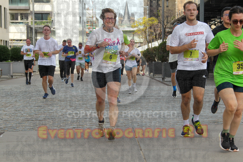 250920_1330_EV4_5801 | Sportfotografie im Rhein-Sieg Kreis, Köln, Bonn, NRW, Rheinland Pfalz, Hessen, etc. Unser Tätigkeitsfeld umfasst den Laufsport vom Volkslauf über den Marathon, Duathlon, Triathon bis zum Ultralauf wie Kölnpfad Ultra oder Schindertrail.