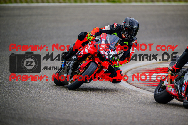 MaZZes_FotoMatrix_240910_6007705_6051 | ROT