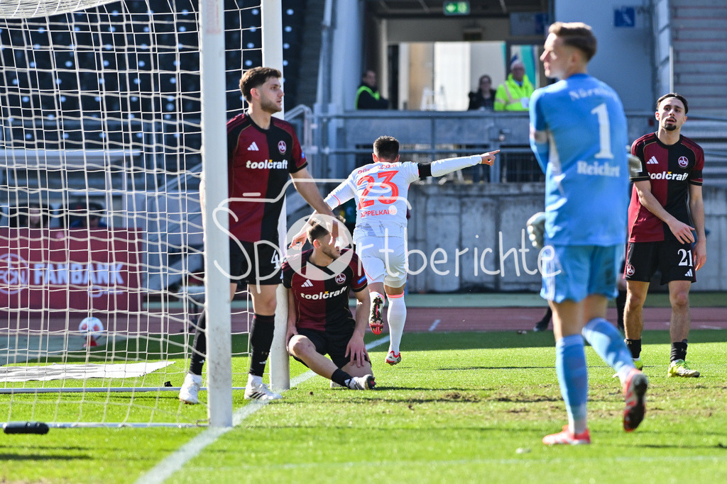 1. FC Nürnberg - Fortuna Düsseldorf | NUREMBERG, GERMANY - 07. MARCH:  Jubel der Düsseldorfer nach dem Treffer zum 0-1 durch Shinta APPELKAMP (Fortuna Düsseldorf 23) / während dem Match zwischen dem 1. FC Nürnberg und Fortuna Düsseldorf am 25. Spieltag der 2. Bundesliga im Max Morlock Stadion / DFL REGULATIONS PROHIBIT ANY USE OF PHOTOGRAPHS AS IMAGE SEQUENCES AND/OR QUASI-VIDEO