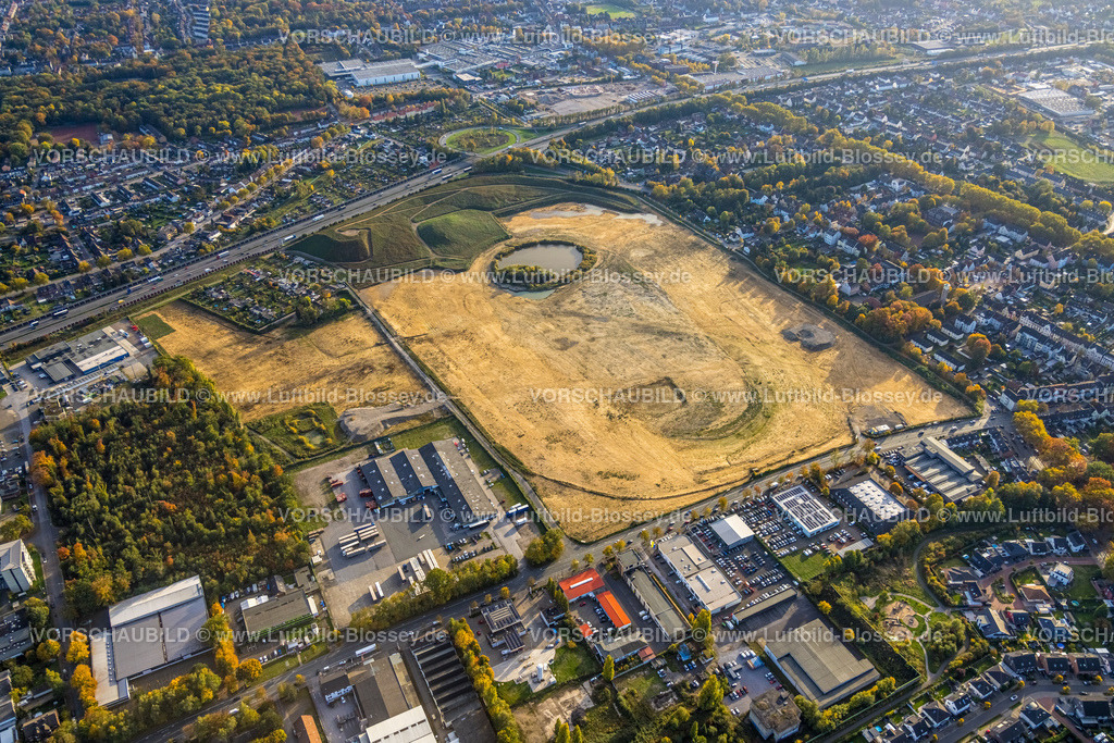 Recklinghausen221006315Hillerheide |  Luftbild, ehemaliges Trabrennbahngelände wird ein Wohngebiet mit Wasserfläche und großzügigen Grün- und Naherholungsflächen, Hillerheide, Recklinghausen, Ruhrgebiet, Nordrhein-Westfalen, Deutschland