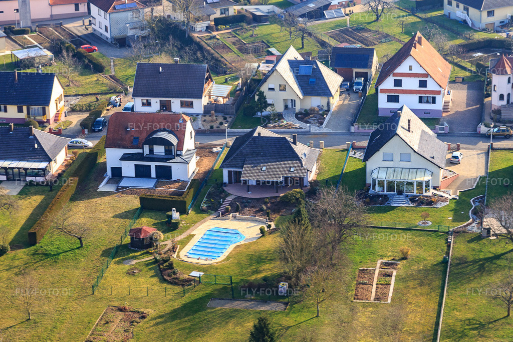Luftbild: rue des Violets in Schleithal im Bundesland Bas-Rhin in Frankreich. – Foto: IMG_105380.jpg vom 25.03.2018 durch Werner Riehm/FLY-FOTO.de – Auflösung des Originals: 5032 x 3355 px