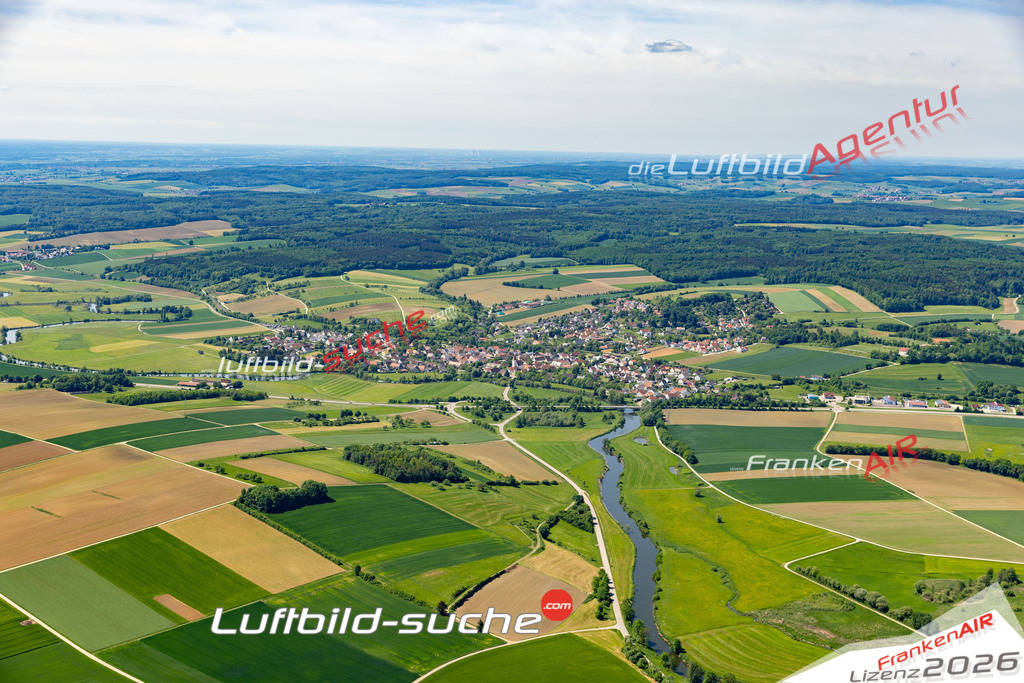 Die Luftaufnahme Ebermergen - Harburg wurde 2022 vom Flugzeug aus (keine Drohne) erstellt. Hohe Auflösung -für große Poster und Wandbilder geeignet - Garantiert!