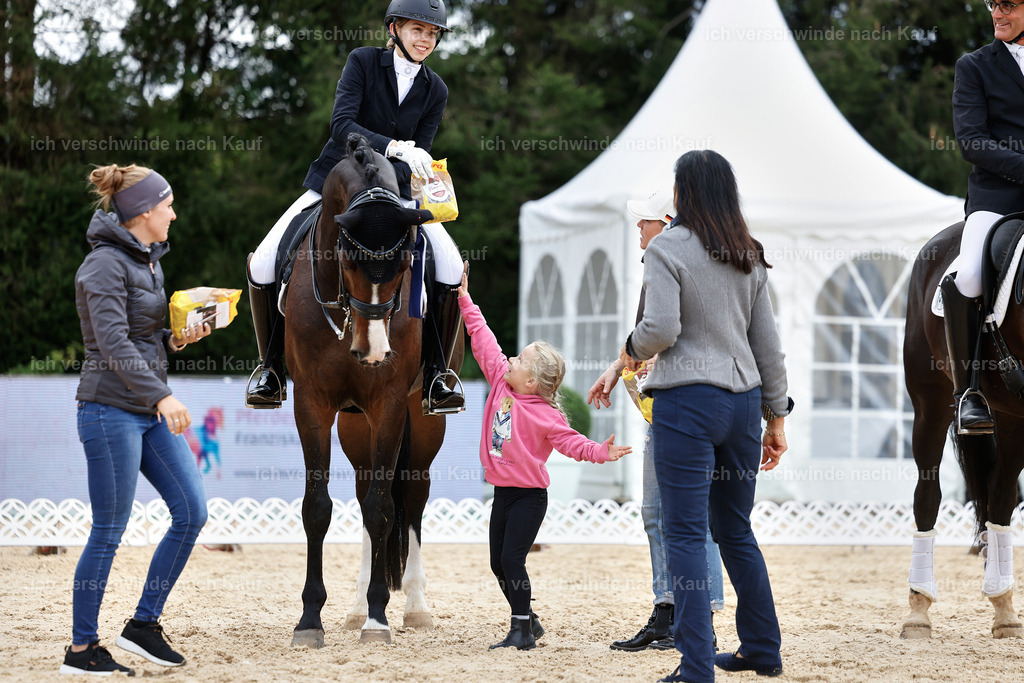 3-Siegerehrung-Dressur M_-StoibPH-2573 | working equitationturnier fotograf videograf stoibphotography marixx film working equitation deutschland reitsport turnierfotografie eventfotografie equestrian events
