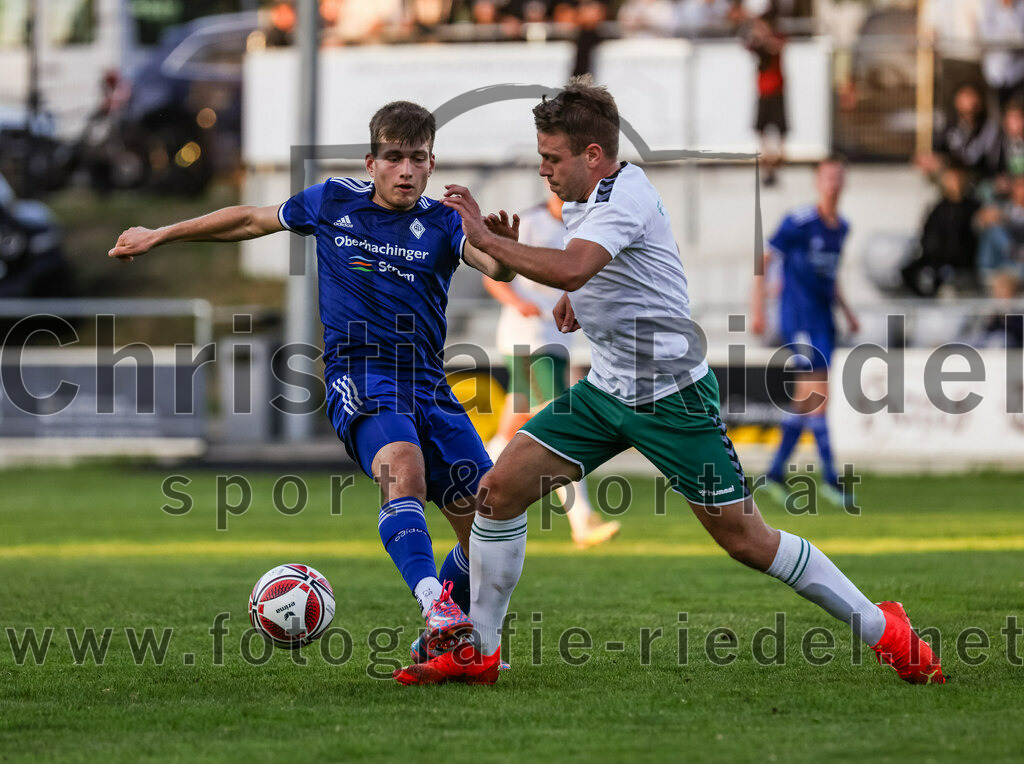 2023-08-01_093_FC_Schwaig_gegen_FC_Deisenhofen | Oberding, Deutschland, 01.08.2023:
Fußball, Toto-Pokal 2023 / 2024, 1. Spieltag, FC Schwaig gegen FC Deisenhofen, Endergebnis: 2:3

Nikolaos Gkasimpagiazov (FC Deisenhofen, #29), Tobias Paulus (FC Schwaig, #7)

Foto: Christian Riedel / fotografie-riedel.net
