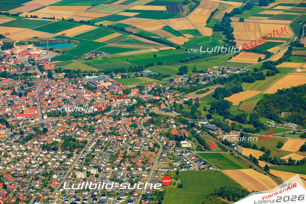 Stadt Volkmarsen von Oben- Die Luftaufnahme wurde 2025 vom UL-Flugzeug heraus erstellt ( keine Drohnenaufnahme ) - Hochauflösende Luftaufnahme - für Wandbilder und großformatige Ausdrucke geeignet. Das besondere Geschenk!Hier alle&nbsp;Infos zur Lizenzierung der LuftaufnahmeWir fliegen auch dieses Jahr wieder in Ihre Region um Luftbilder zu erstellen.- Luftbild anfragen
