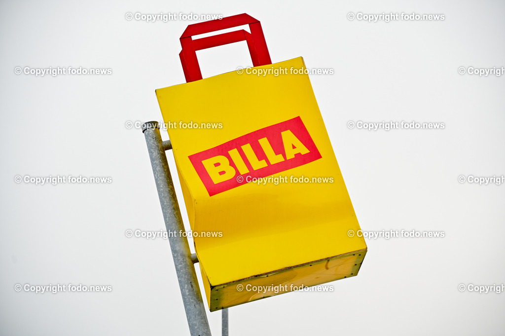 Billa_ 05.12.2022-5 | 05.12.2022, Linz, AUT, Billa, Lebensmittel, im Bild Billa, Lebensmittel, Lebensmittelmarkt, einkaufen, Schild, Leuchtreklame, Werbung, Symbolbild, Feature