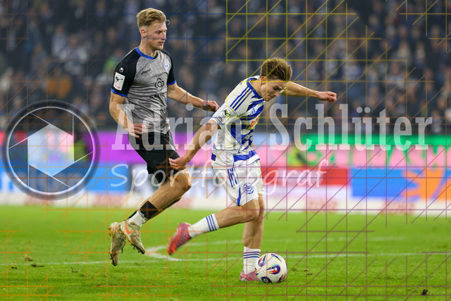 MSV Duisburg vs SV Waldhof Mannheim - 3. Liga | Duisburg, Deutschland, 07.11.25:   Patrick Sussek (MSV Duisburg) und Malte Karbstein (SV Waldhof Mannheim) im Kampf um den Ball waehrend des Spiels der 3. Liga MSV Duisburg vs SV Waldhof Mannheim in der schauinsland-reisen-arena(Foto von Brauer-Fotoagentur / Adrian Schlueter)