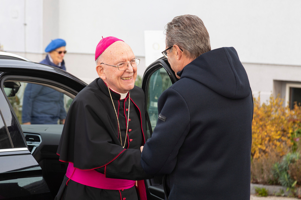 Festmesse-006 | Fotodoku der Festmesse anläßlich der Seligsprechung von Maria Theresia LEDOCHOWSKA 1975, zelebriert von Altbischof DDr. Klaus Küng und Pfarrer Mag. Zenon PAJAK in der Pfarrkirche Loosdorf. 