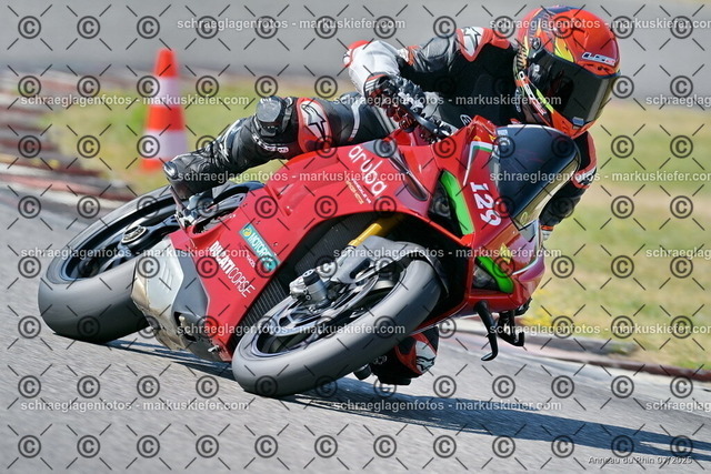 25bt04-0286 | markuskiefer.com - Realisiert mit Pictrs.com