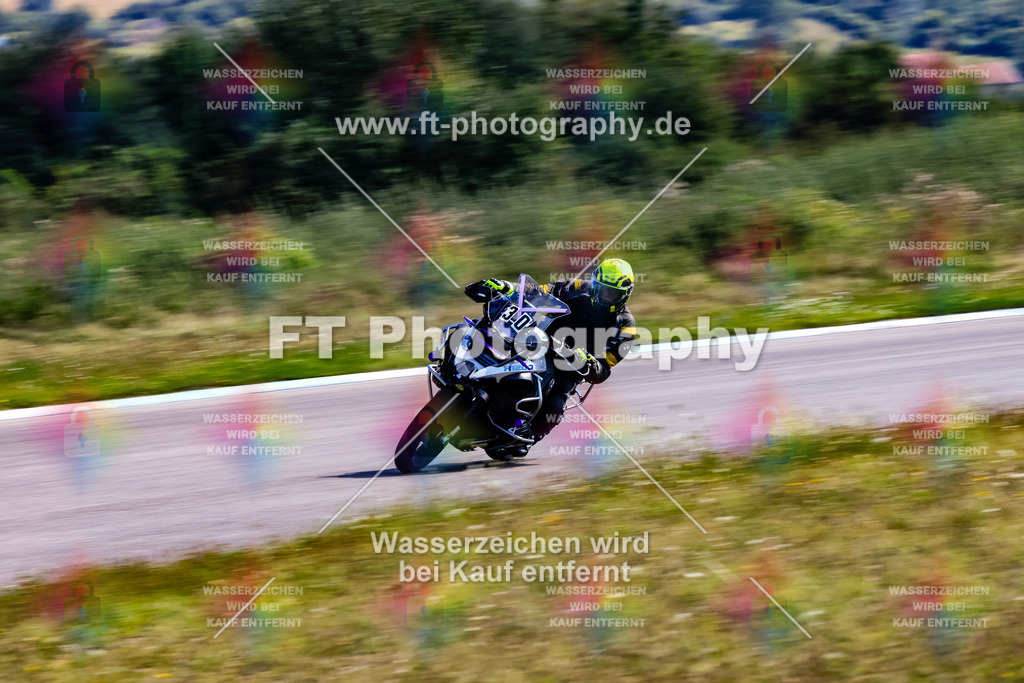 030-4022 | Hier findet Ihr Bilder von Touristenfahrten auf der Nürburgring Nordschleife oder von anderen Veranstaltungen die ich besucht habe. Viel Spass beim Durch Schauen 