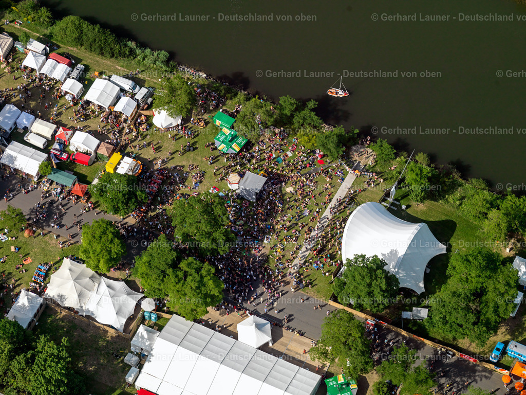 2734126 | Afrika Festival, Kulturelle Veranstaltung 2007 auf dem Mainufergelände zw. Friedensbrücke und Brücke der Deutschen Einheit