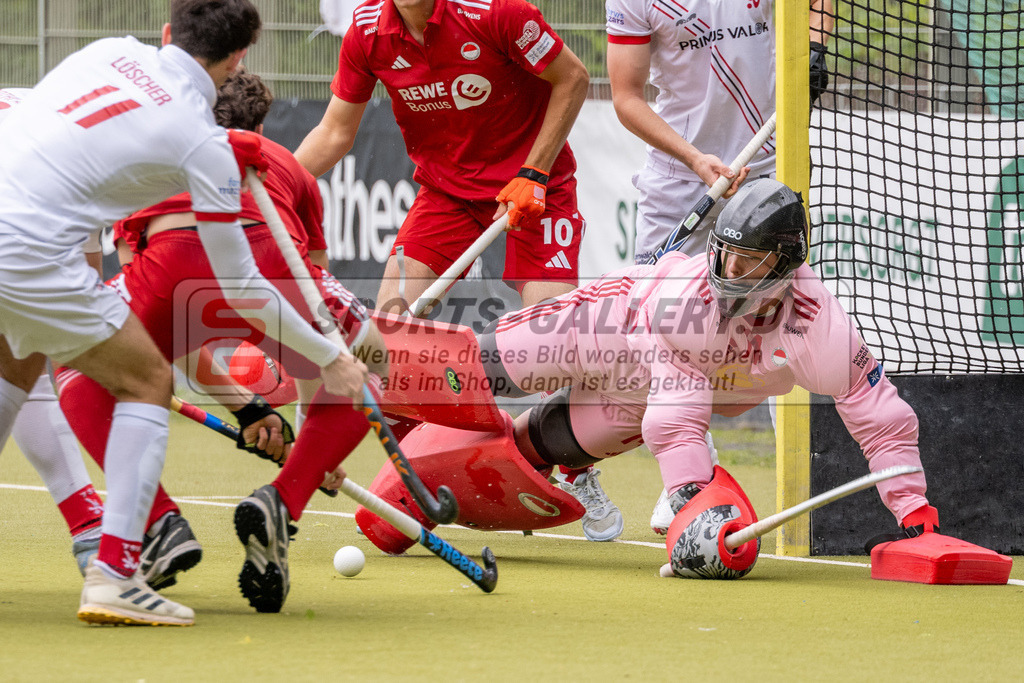 SFE_20250524_0038 | Köln, Deutschland, 24.05.2025:  Hockey 1. Bundesliga Herren Rot-Weiss Köln - Mannheimer THC im KTHC Stadion Rot-Weiss Köln Tennis and Hockey Club am 24.05.2025 in Köln, Deutschland. (Foto von Stephan Fehrmann)Köln, Germany, 24.05.2025: Hockey 1. Bundesliga Herren Rot-Weiss Köln - Mannheimer THC in KTHC Stadion Rot-Weiss Köln Tennis and Hockey Club at 24.05.2025 in Köln, Deutschland. (Foto from Stephan Fehrmann)