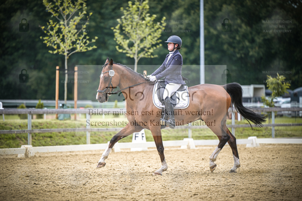 DOS_9384 | Entdecke hochwertige Reitturnierfotos von Foto Oger. Professionell, emotional und authentisch – jetzt Lieblingsmomente im Shop bestellen. - Realisiert mit Pictrs.com