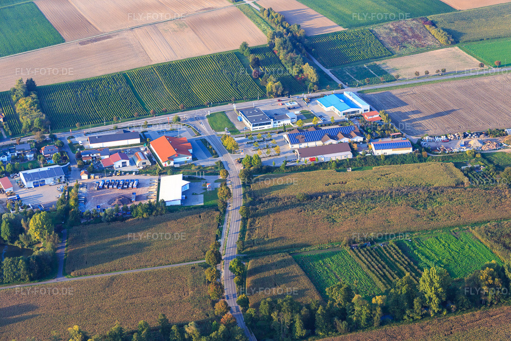Luftbild: Im Riegel mit ALDI, PENNY und DM in Herxheim bei Landau im Bundesland Rheinland-Pfalz in Deutschland. Foto: IMG_073940.jpg vom 03.10.2014 durch Werner Riehm/FLY-FOTO.de