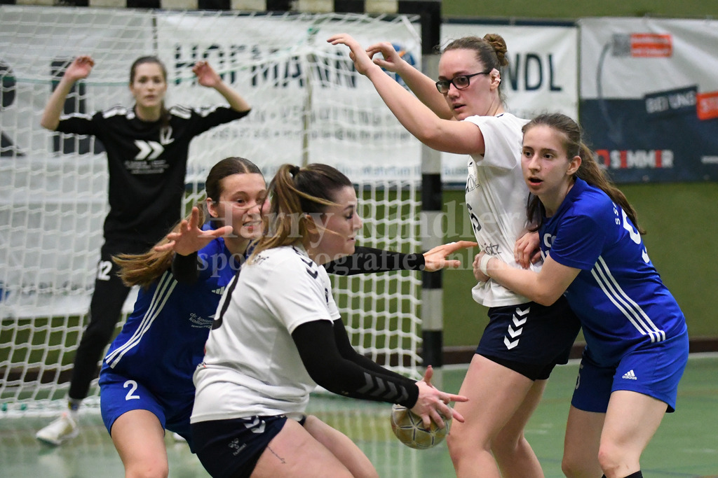 SSG Metten : TSV Indersdorf   | Gäck, Paula  (SSG Metten Damen) und Erl, Anna-Maria  (SSG Metten Damen) haben alles im Griff - Realisiert mit Pictrs.com