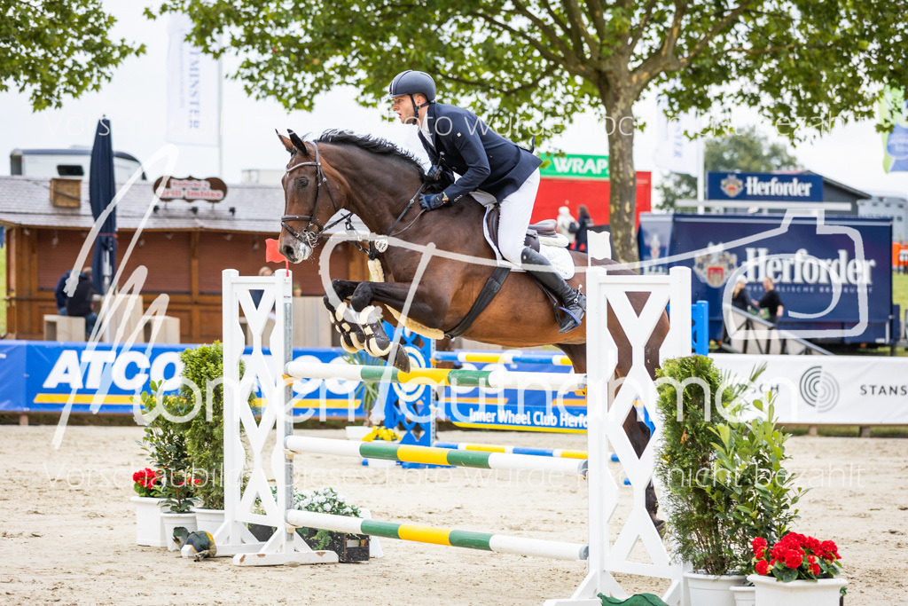 BHO-2PhSpr-M-152 | MomenTaufnahmen Pferdesportfotos