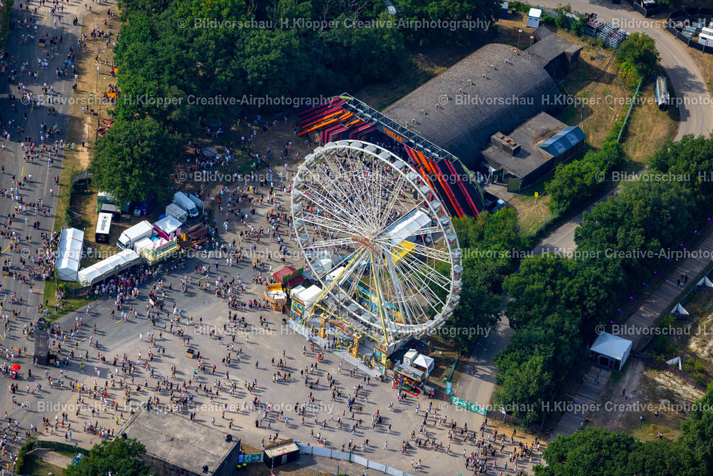 Luftbild Weeze-5269 | Luftaufnahme Gelände des " PAROOKAVILLE - Electronic Music Festival " 2025 in Weeze - Realisiert mit Pictrs.com