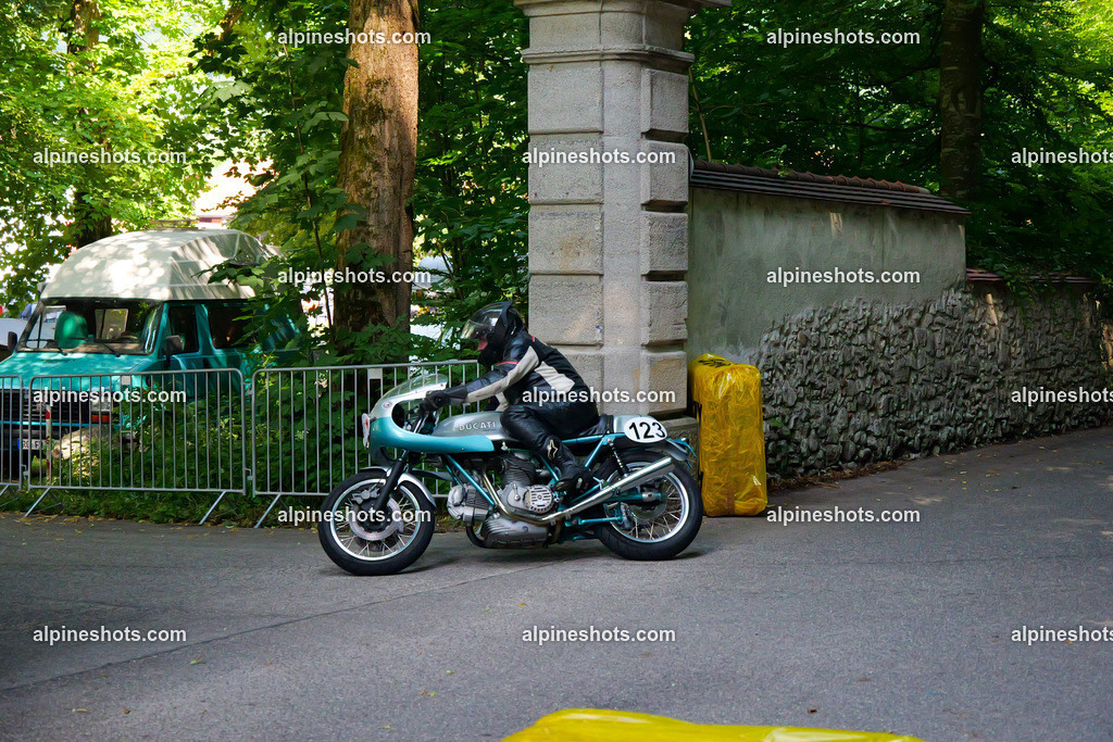 P1015110 | Erleben Sie atemberaubende, hochqualitative Fotos Ihrer Fahrt entlang der malerischen Alpenstraßen. Besuchen Sie alpineshots.com, um professionelle Aufnahmen Ihrer unvergesslichen Reise zu finden und zu kaufen - Realisiert mit Pictrs.com