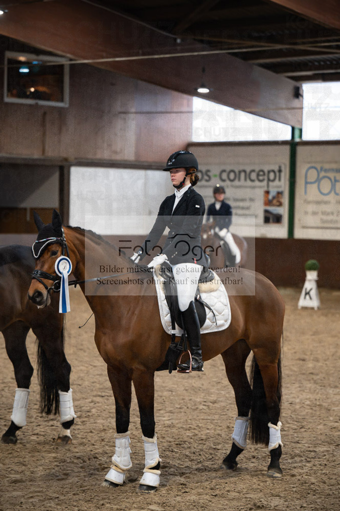 Hallenreittunier Voxtrup 2023 | Entdecke hochwertige Reitturnierfotos von Foto Oger. Professionell, emotional und authentisch – jetzt Lieblingsmomente im Shop bestellen.Deutschlandweite Turnierfotografie. - Realisiert mit Pictrs.com
