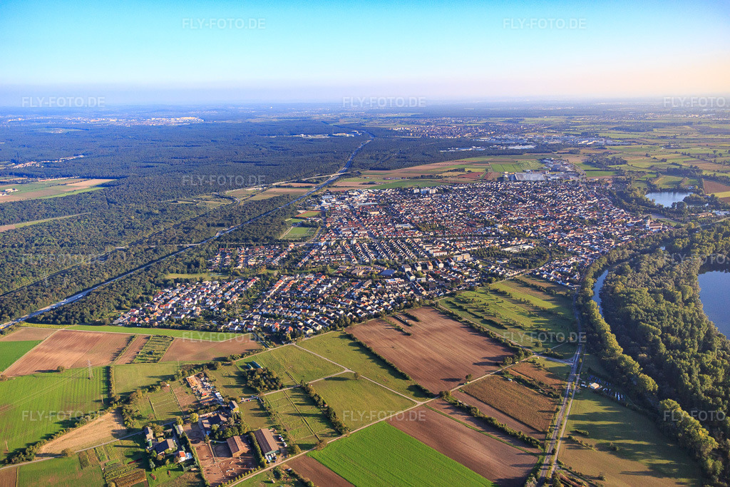 Luftbild: Ortsansicht aus Norden in Ketsch im Bundesland Baden-Württemberg in Deutschland. Foto: IMG_073044.jpg vom 23.09.2014 durch Werner Riehm/FLY-FOTO.de