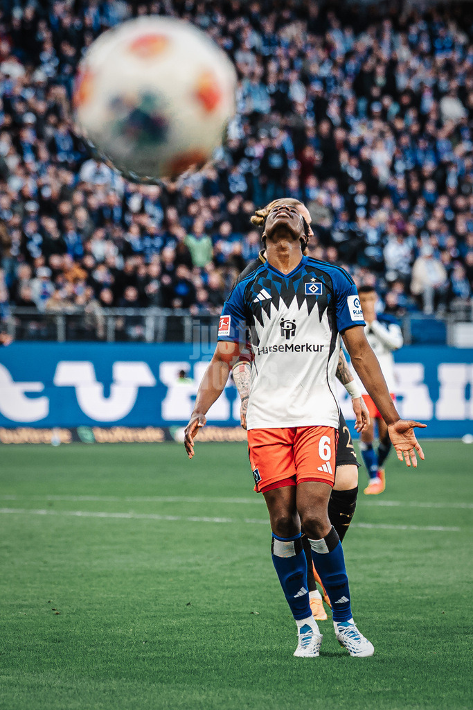 Fußball | Männer | Saison 2025/2026 | 1. Fußball-Bundesliga | 28. Spieltag | Hamburger SV vs. FC Augsburg | 04.04.2026 | Albert Sambi Sambi Lokonga (#6, HSV) ärgert sich