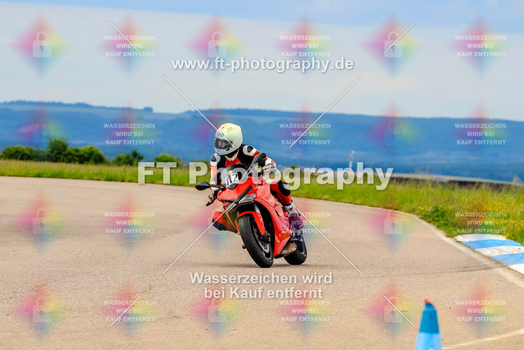 MotoTeam-2402 | Hier findet Ihr Bilder von Touristenfahrten auf der Nürburgring Nordschleife oder von anderen Veranstaltungen die ich besucht habe. Viel Spass beim Durch Schauen 