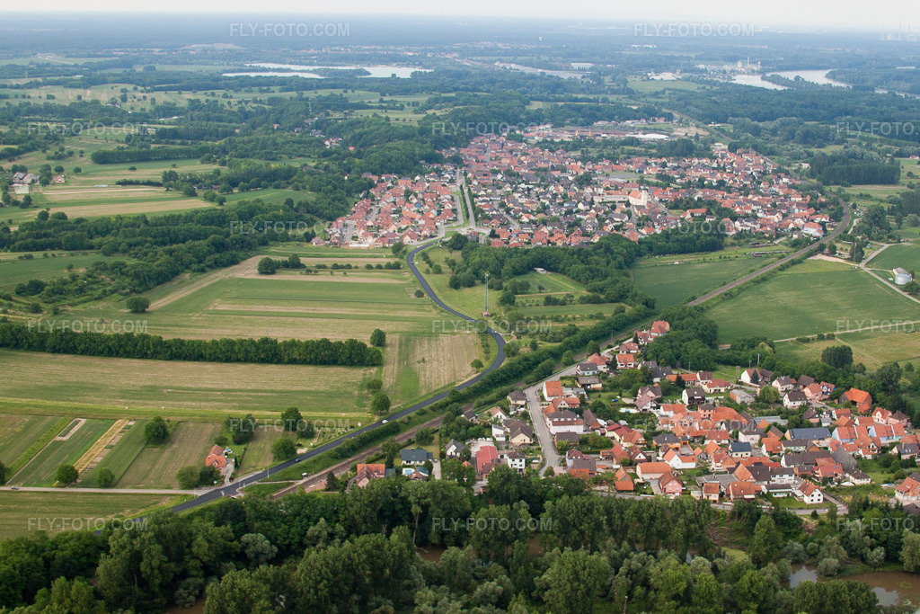 Aerial view: From the south in Mothern in the state Bas-Rhin, France.Photo: IMG_28766.jpg taken on 06/14/2010 by Werner Riehm/FLY-FOTO.comResolution of the original: 4294 x 2863 px