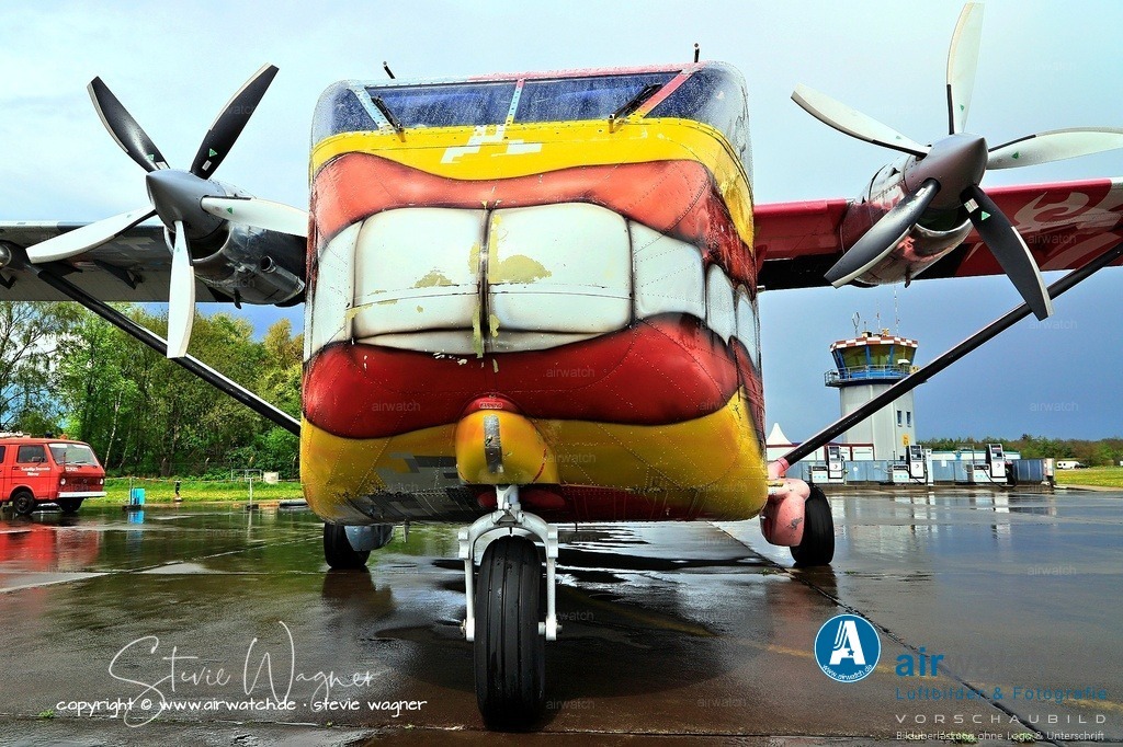 Flying Shoebox - Short S.C.7 Skyvan auf dem Flugplatz Husum-Schwesing | Die Produktion endete 1986 nach insgesamt 153 gebauten Exemplaren, darunter zivile und militärische Varianten.  Die Skyvan Series 3, ausgestattet mit Garrett TPE 331-Triebwerken, war die meistgebaute Version.