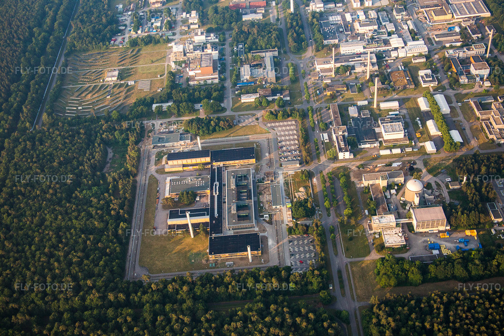 Luftbild: Leopoldshafen, KIT Campus Nord im Ortsteil Leopoldshafen in Eggenstein-Leopoldshafen im Bundesland Baden-Württemberg in Deutschland. Foto: IMG_080439.jpg vom 12.06.2015 durch Werner Riehm/FLY-FOTO.de