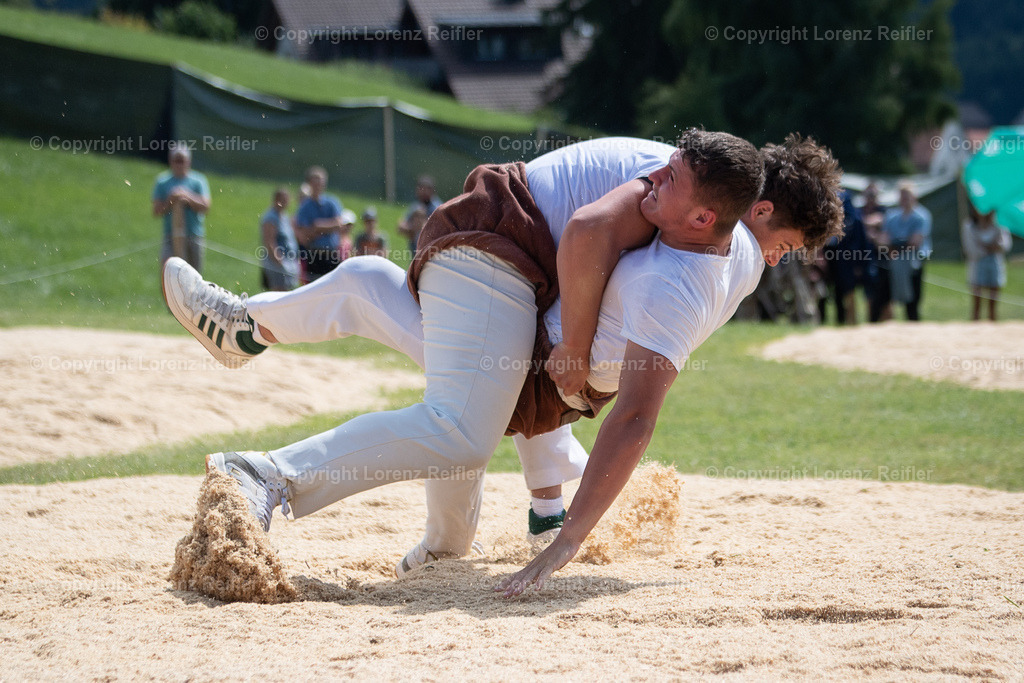 Schwingen -  AppKant Jungschwinger 2025 | Gais, 12.7.25, Schwingen - AppKant Jungschwinger.Tschudi Sales (2009), T * Matt oben gegen Lenherr Flavio (2008), T Abtwil SG unten