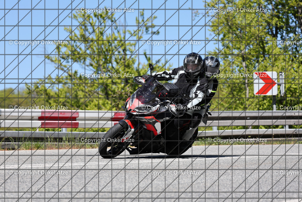 IMG_9787 | Fotograf am Kyffhäuser. Onkel Atze. Kyffhäuser Rennstrecke. Café36. Motorsportfotografie. - Realisiert mit Pictrs.com