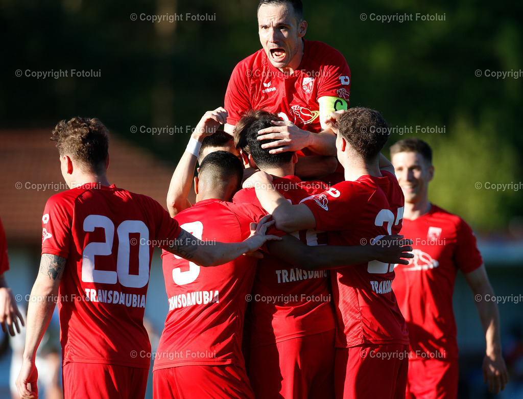 A_LUI-20250419_32 | SPORT FUSSBALL REGIIONALLIGAMITTE ASKOE OEDT-WAC AMATEURE 19.4.2025 IM BILD: DIE SPIELER VON OEDT JUBELN UEBER DEN SIEG FOTO:FOTOLUI