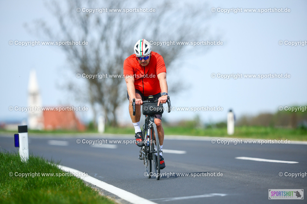 330_TRA57464 | Neusiedlersee Radmarathon 2026@sportshot_your_pictrs #yourpictures#roadtowm2029 #nrm #neusiedlerseeradmarathon #neusiedlersee #neusiedlerseetourismus #burgenland #mörbisch #nrm26 #burgenlandtourismus #voglundco #poweredbyburgenlandtourismus #radsport #rad #marathon #ucigranfondo #visitburgenland #ucigranfondoworldseries