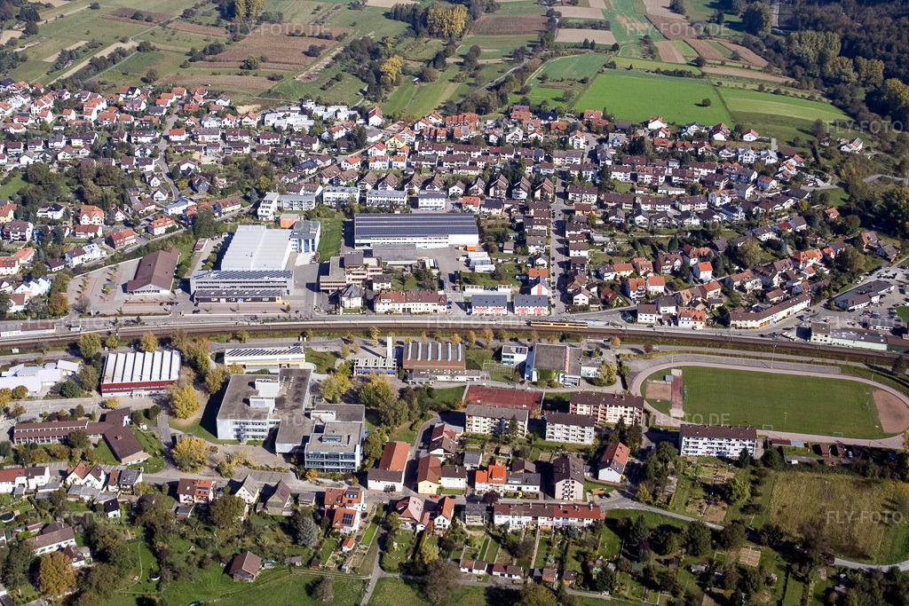 Luftbild: Ludwig-Marum-Gymnasium Pfinztal im Ortsteil Berghausen in Pfinztal im Bundesland Baden-Württemberg in Deutschland. Foto: IMG_8541.jpg vom 14.10.2007 durch Werner Riehm/FLY-FOTO.de