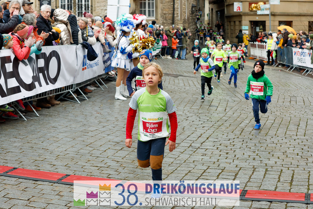 400m AOK Junior Cup | 3 Koenigslauf 2024 400m AOK Junior Cup - Realisiert mit Pictrs.com