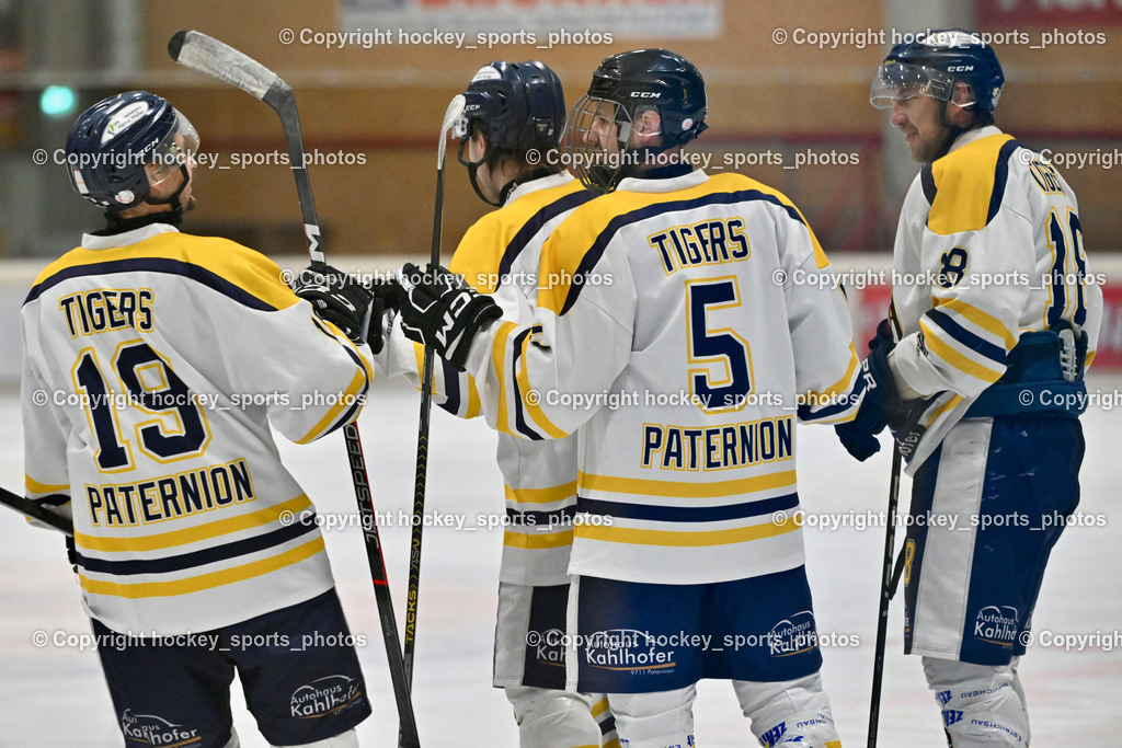 EC Tigers Paternion vs. Tarco Wölfe II | Jubel EC Tigers Paternion Mannschaft, #19 Kampitsch Lukas EC Tigers Paternion, #5 Rauter Marcel EC Tigers Paternion, #18 Kampitsch Andreas EC Tigers Paternion, EC Tigers Paternion vs. Tarco Wölfe II, EC Tigers Paternion vs. Tarco Wölfe II am 19.12.2024 in Spittal an der Drau (Eissportzentrum Spittal), Austria, (Photo by Bernd Stefan)